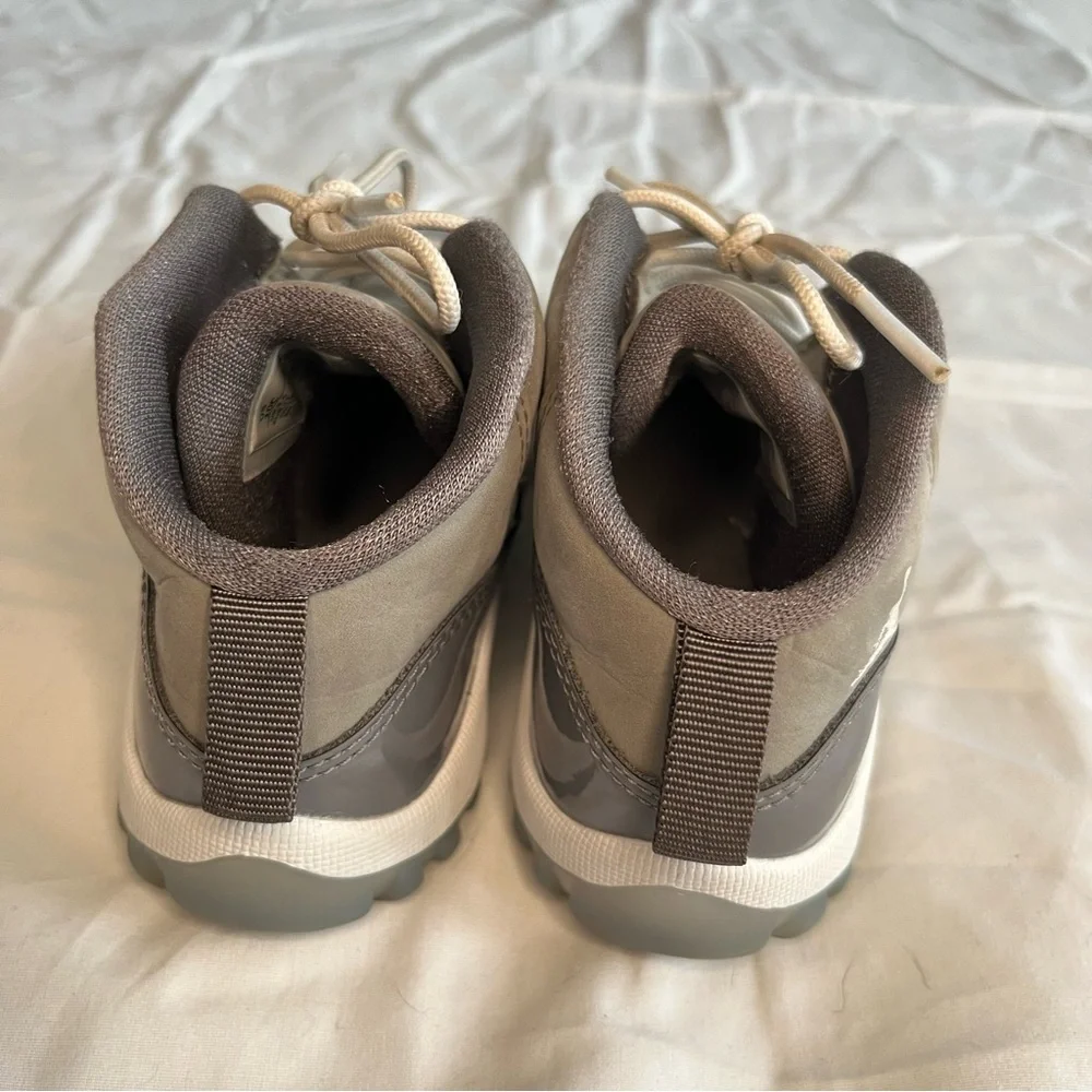 Jordan‎ 11 Retro Cool Grey size 10c